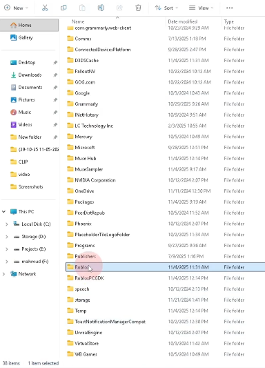 Windows Run command with %localappdata% folder open for deleting Roblox cache